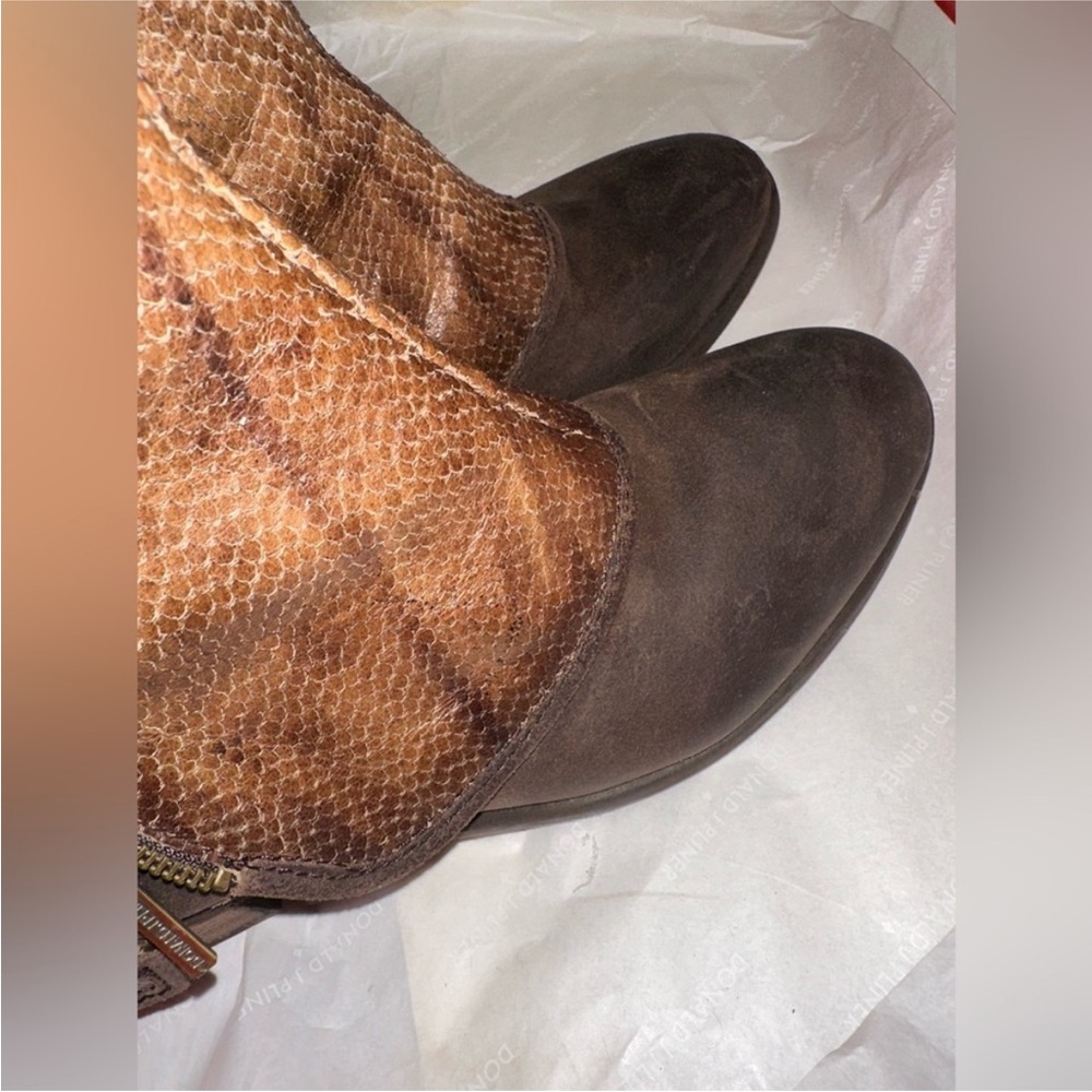 Donald J Pliner Brown Leather Women's Boots - Picture 2 of 4